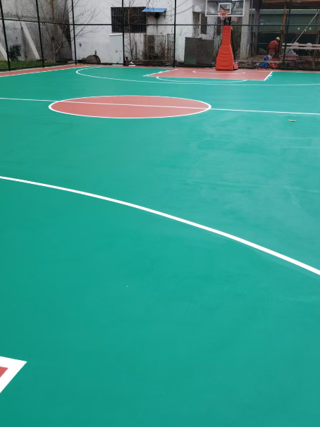 达日 球场长期使用易出现地面开裂